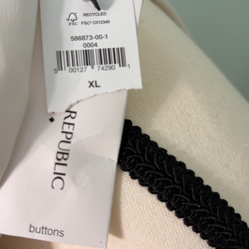 Banana Republic off white Women's Blouse - Picture 4 of 4
